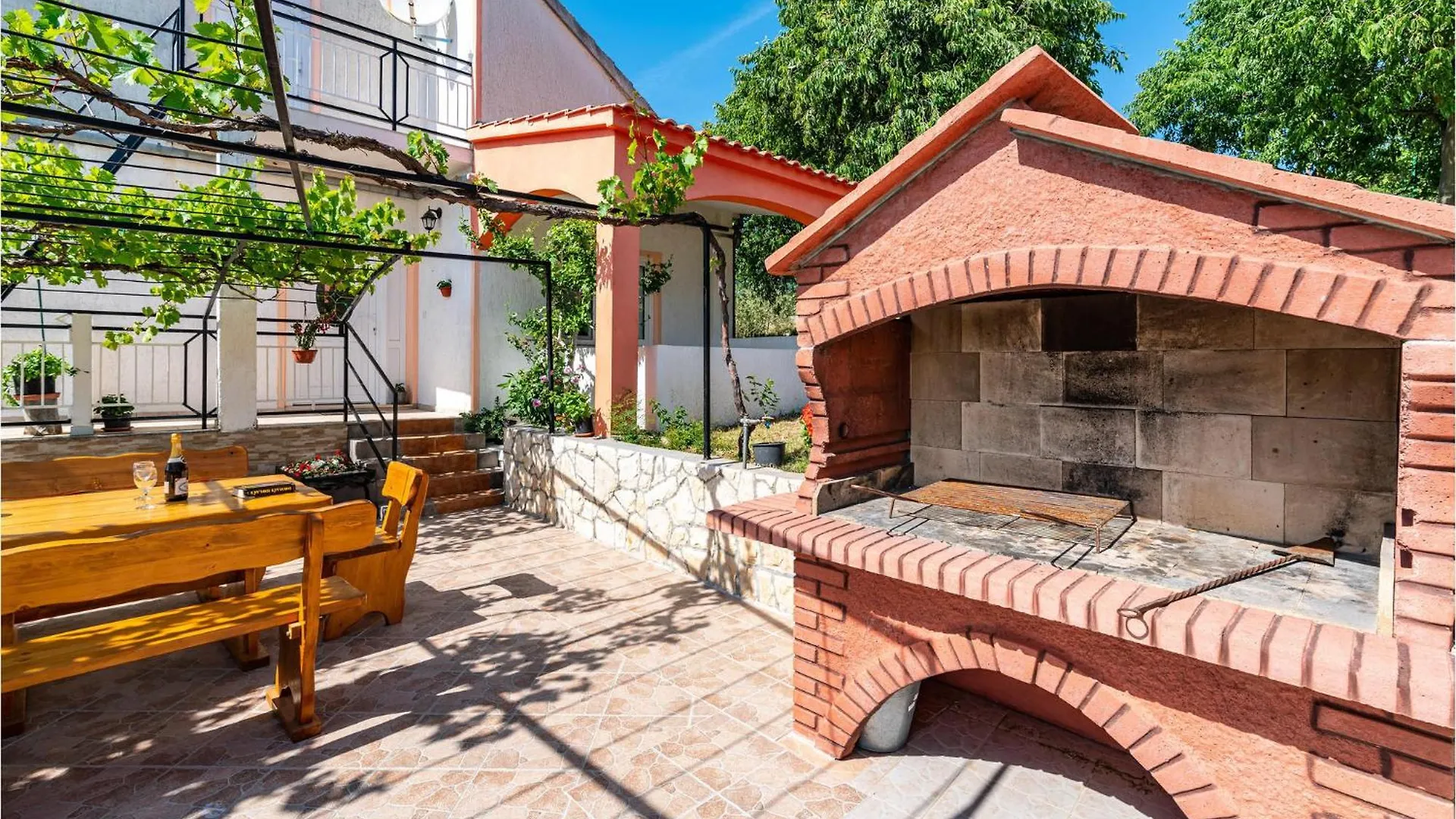Nice Home In Rovanjska With House Sea View